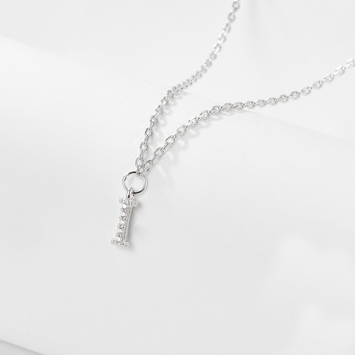 Jingxu 925 Pure Silver 26-Letter Necklace, Lightweight Luxury Lockbone Chain with Diamond-Inlaid Letters for Women (Cross-border Foreign Trade Jewelry)