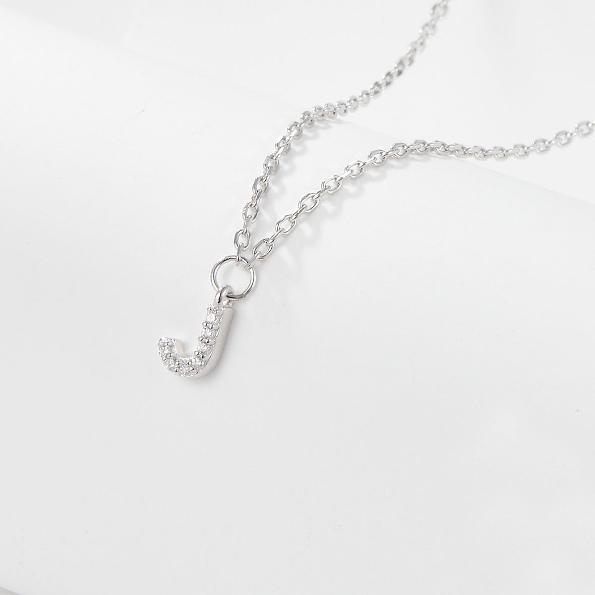 Jingxu 925 Pure Silver 26-Letter Necklace, Lightweight Luxury Lockbone Chain with Diamond-Inlaid Letters for Women (Cross-border Foreign Trade Jewelry)