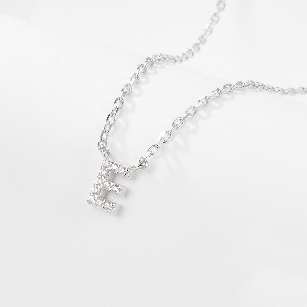 Jingxu 925 Pure Silver 26-Letter Necklace, Lightweight Luxury Lockbone Chain with Diamond-Inlaid Letters for Women (Cross-border Foreign Trade Jewelry)