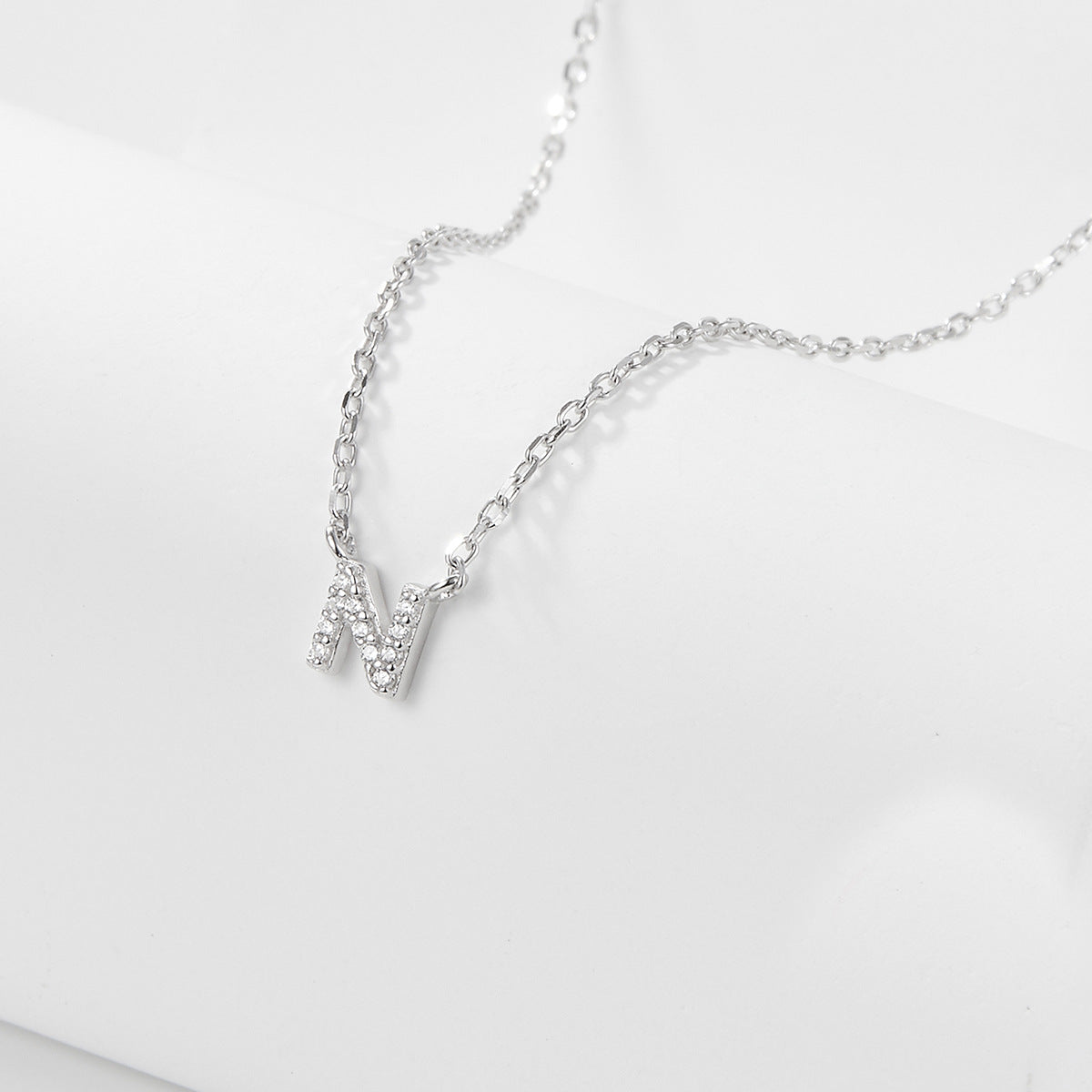 Jingxu 925 Pure Silver 26-Letter Necklace, Lightweight Luxury Lockbone Chain with Diamond-Inlaid Letters for Women (Cross-border Foreign Trade Jewelry)