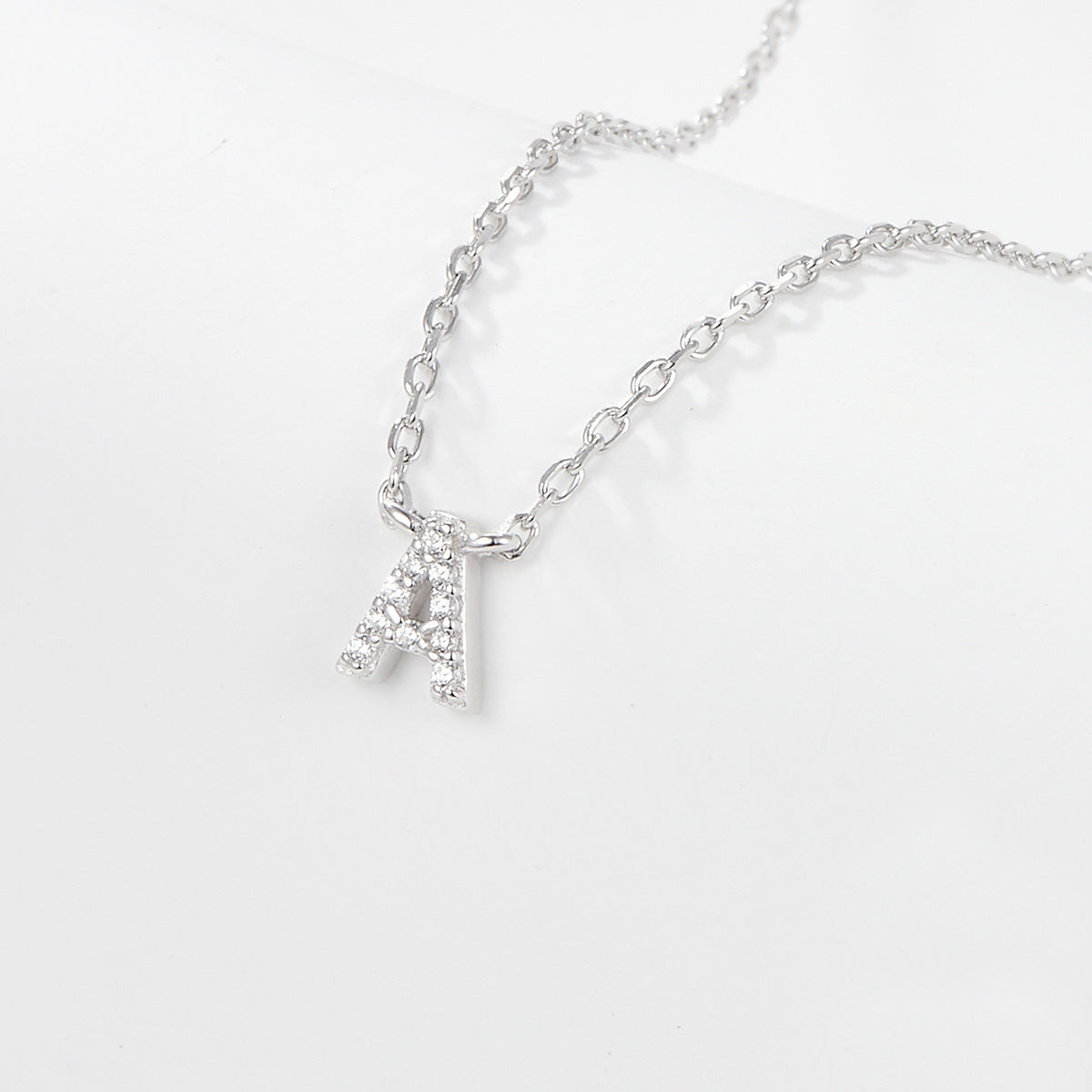 Jingxu 925 Pure Silver 26-Letter Necklace, Lightweight Luxury Lockbone Chain with Diamond-Inlaid Letters for Women (Cross-border Foreign Trade Jewelry)