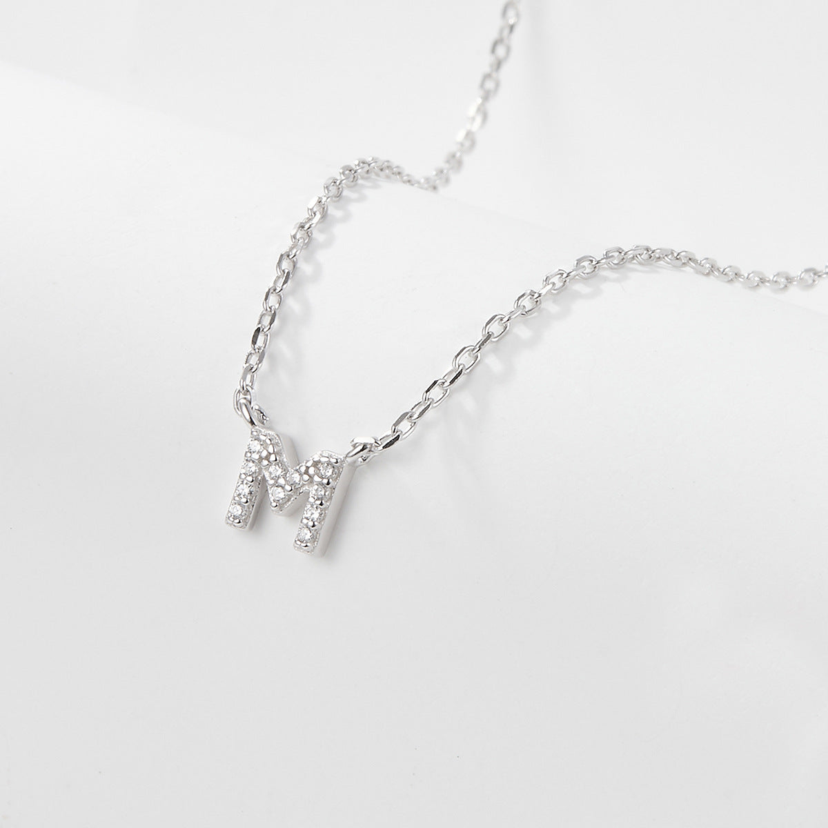 Jingxu 925 Pure Silver 26-Letter Necklace, Lightweight Luxury Lockbone Chain with Diamond-Inlaid Letters for Women (Cross-border Foreign Trade Jewelry)
