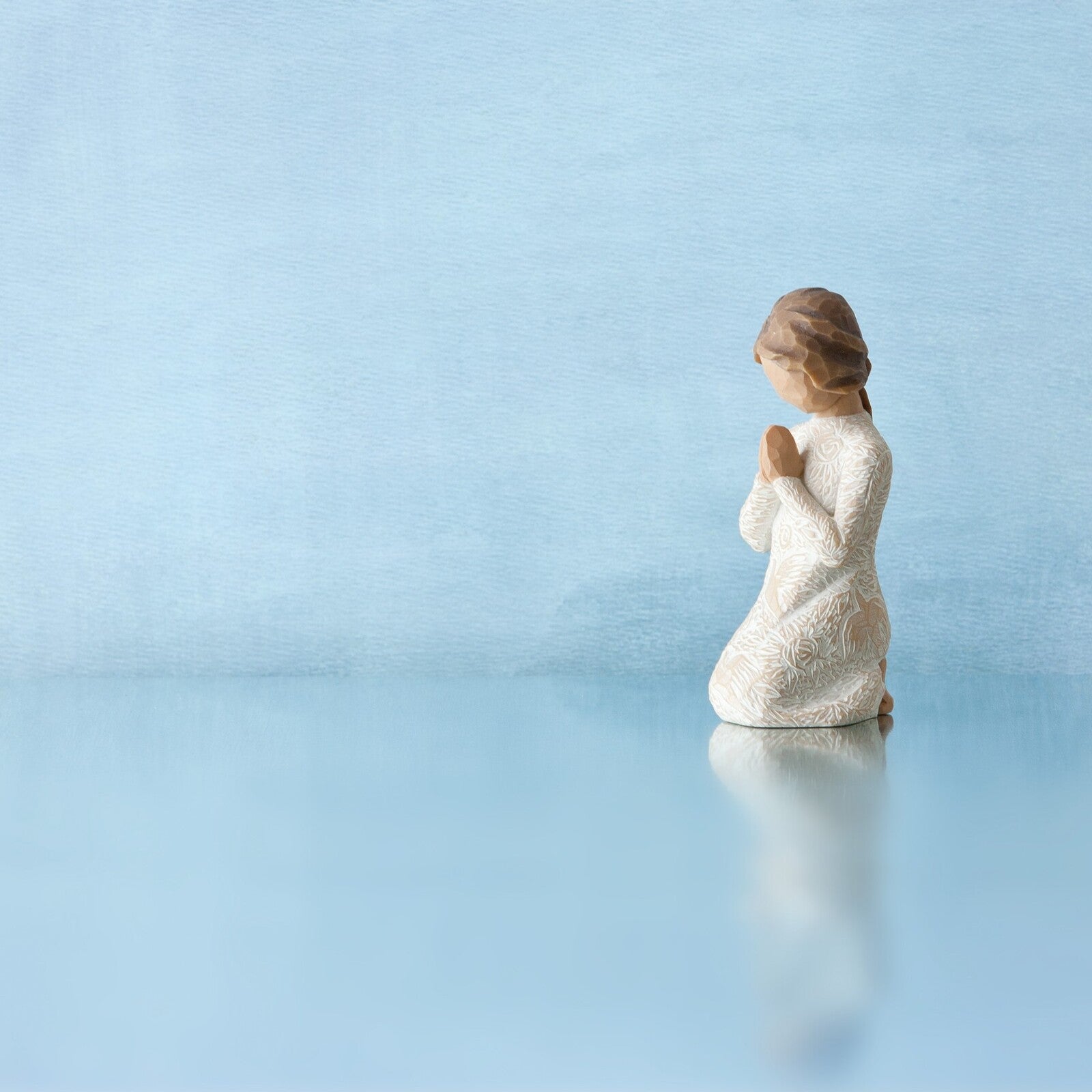 Willow Tree - Prayer of Peace    Seeking the quiet within