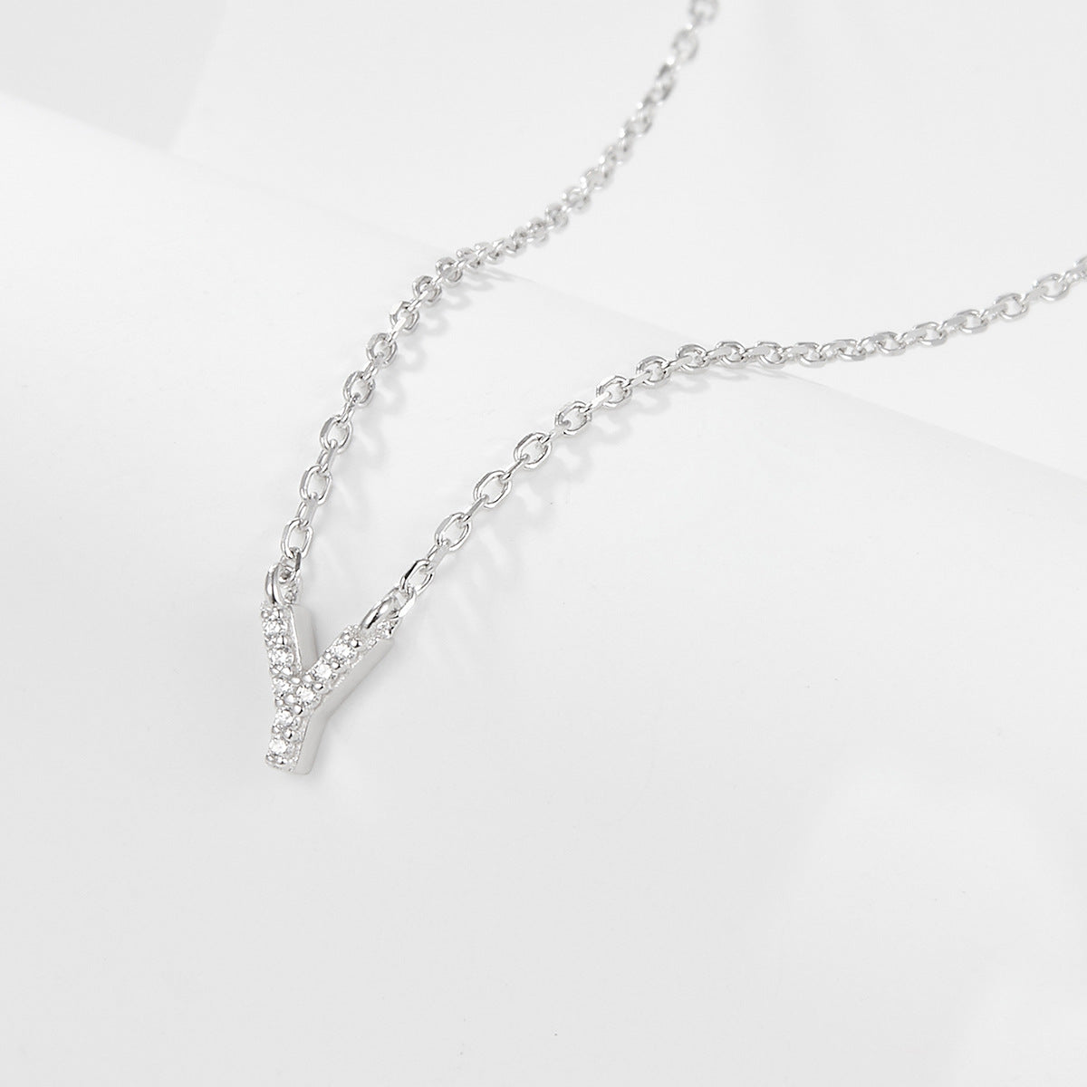 Jingxu 925 Pure Silver 26-Letter Necklace, Lightweight Luxury Lockbone Chain with Diamond-Inlaid Letters for Women (Cross-border Foreign Trade Jewelry)