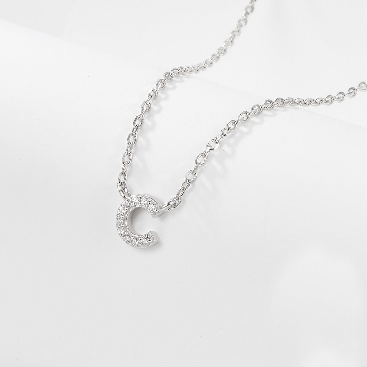 Jingxu 925 Pure Silver 26-Letter Necklace, Lightweight Luxury Lockbone Chain with Diamond-Inlaid Letters for Women (Cross-border Foreign Trade Jewelry)