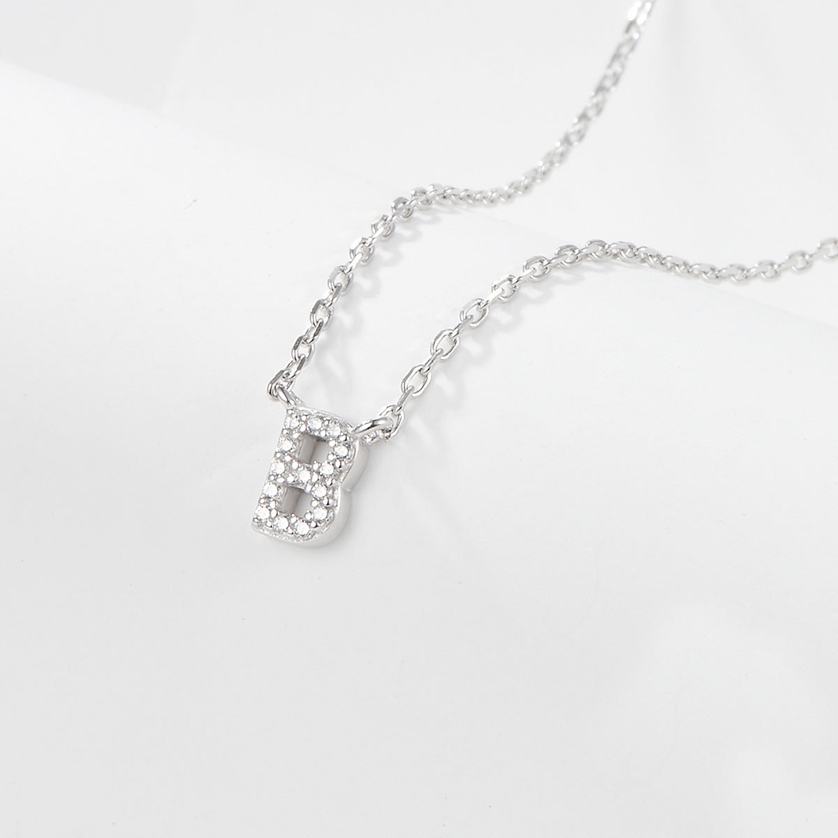 Jingxu 925 Pure Silver 26-Letter Necklace, Lightweight Luxury Lockbone Chain with Diamond-Inlaid Letters for Women (Cross-border Foreign Trade Jewelry)